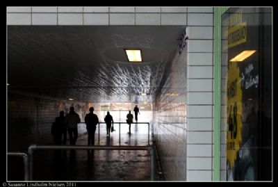 Rdovre station i regn og blst